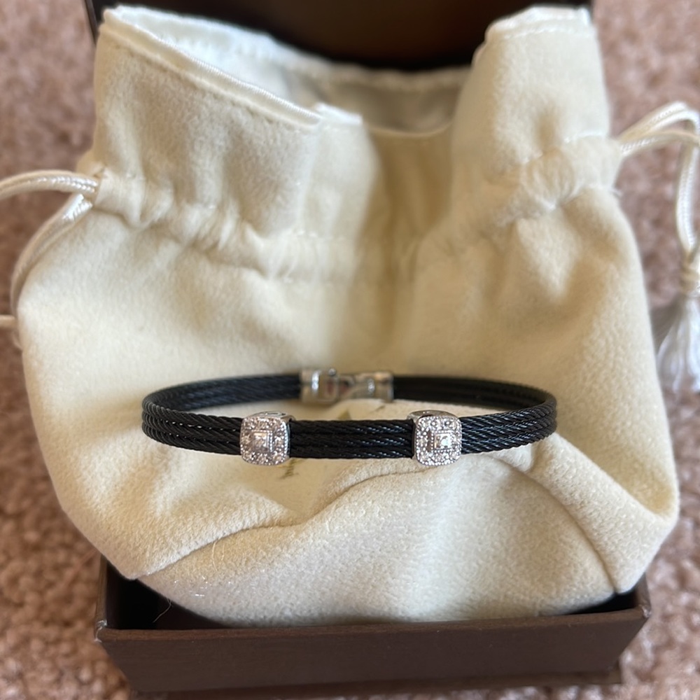 Alor Celtic Noir 2 Diamond Station Bangle
